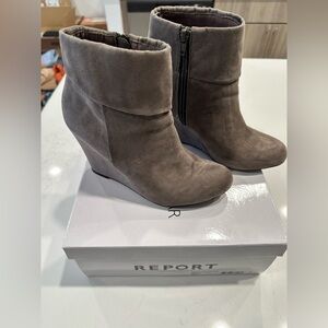 Report Women's Taupe Suede Wedge Boots